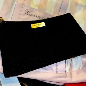 Victoria’s Secret Black Floral Lace Beauty 👛🛍️👛Cosmetic Wristlet Ba🌸🌸